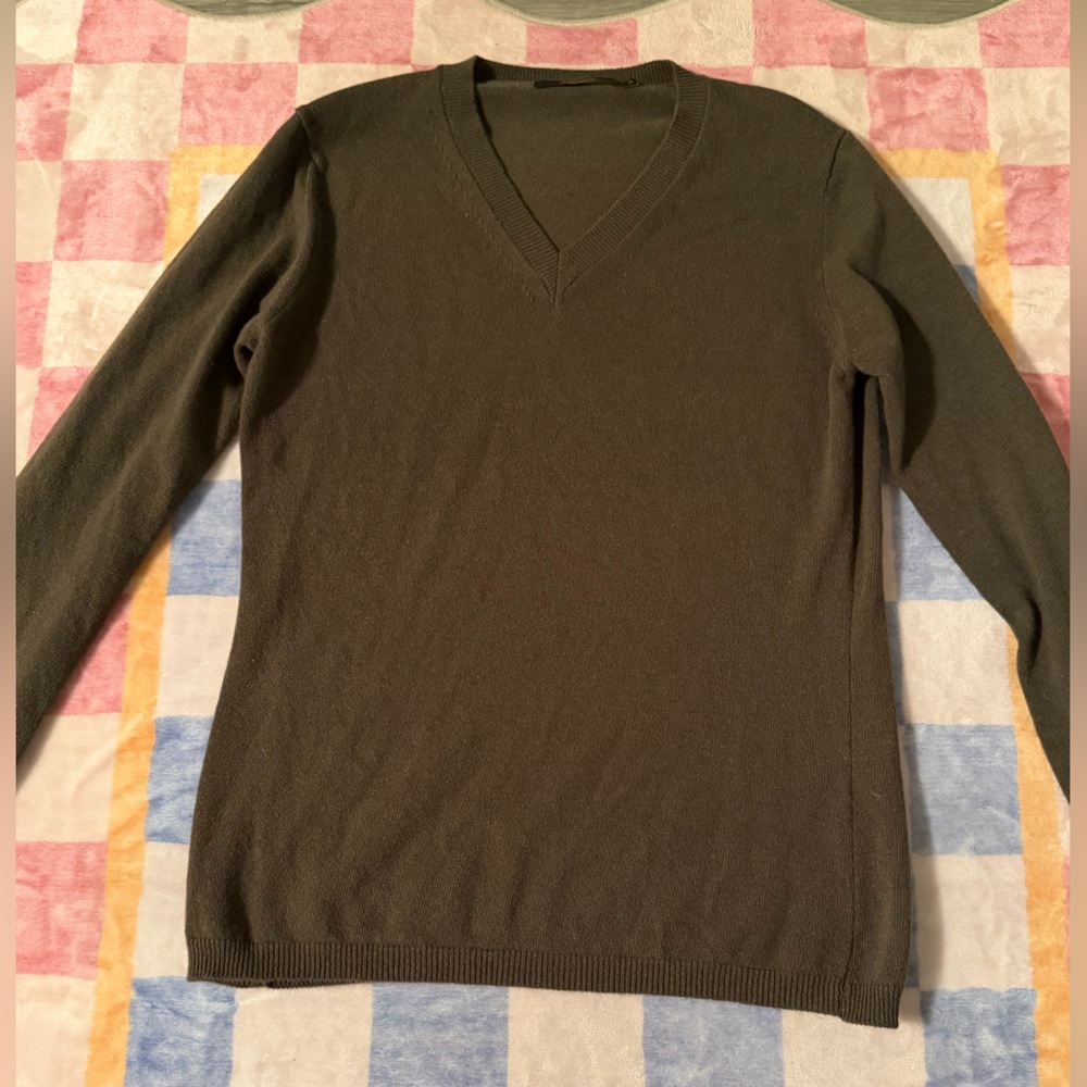Women's V-Neck Sweater in Olive — Classic Lightweight Knit